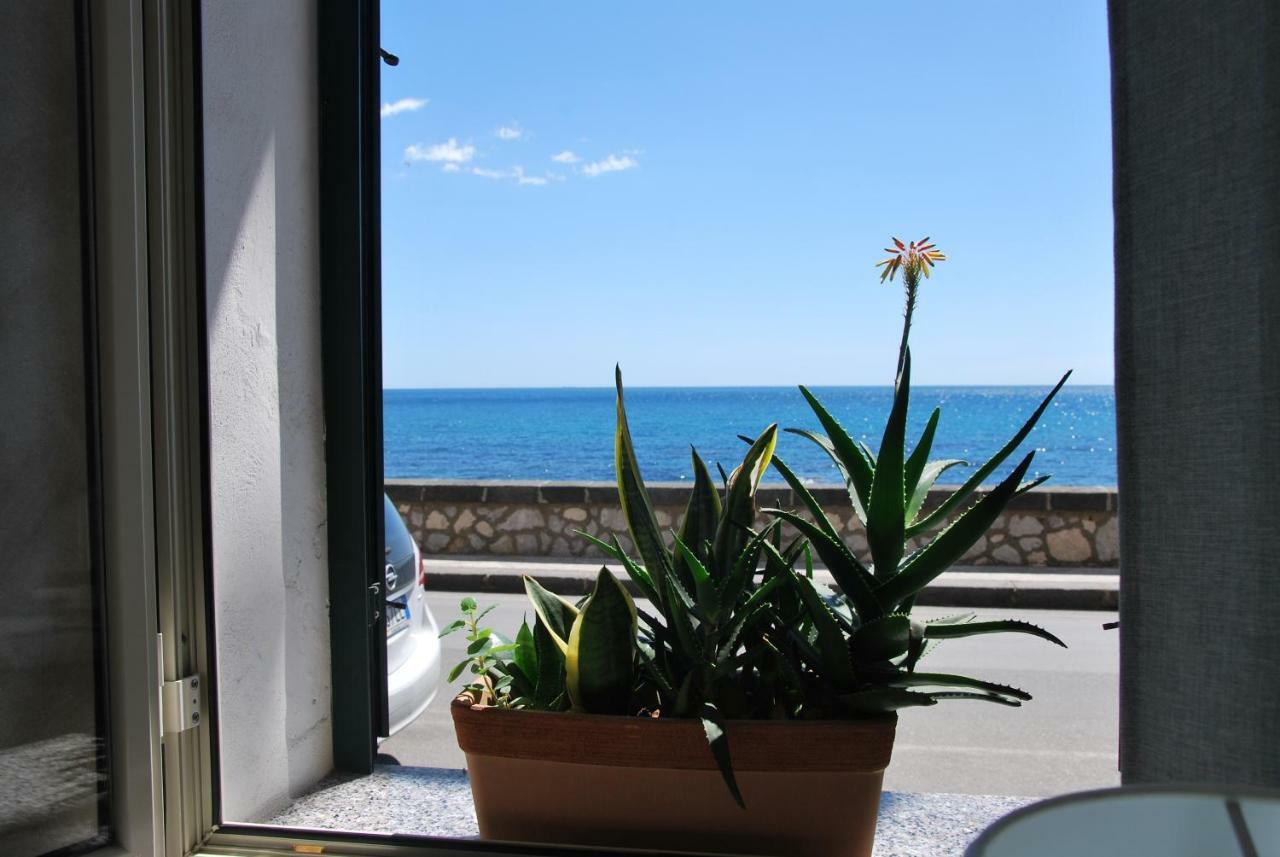 Casa Vacanza Sweet Home Giardini Naxos Exterior foto